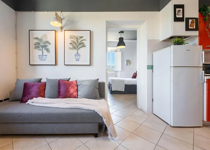 Unyca - Lovely * Florence